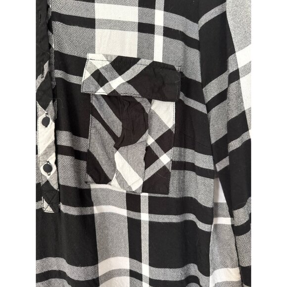 Kensie XL Button Up Shirt Plaid Black White Long Sleeve Soft Viscose Top - Picture 8 of 9